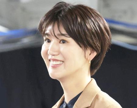 栗原恵さん、全身白コーデに「素敵可愛い」「カッコかわち～」