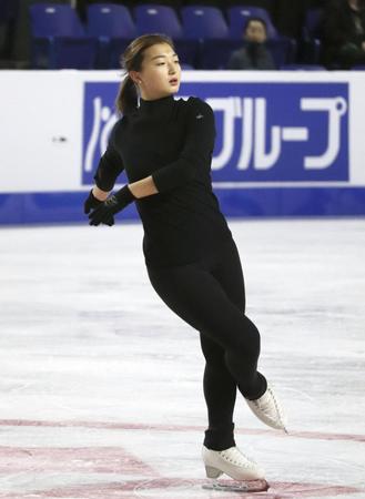 滑り改造の坂本花織　今大会は「何点出して優勝するか」