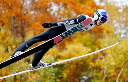 　男子で優勝した小林陵侑の１回目＝大倉山