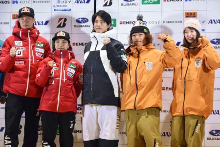 小林陵侑、自然体で冬へ　スキー有力選手が会見