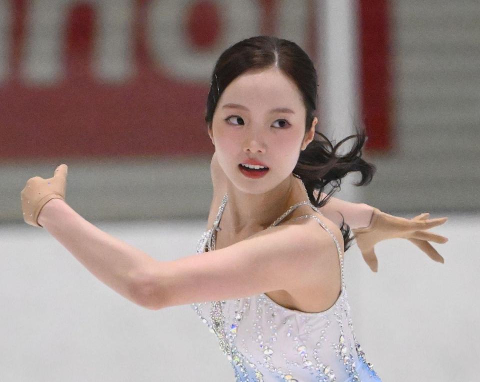 　華麗な演技を披露する本田真凜（撮影・佐々木彰尚）