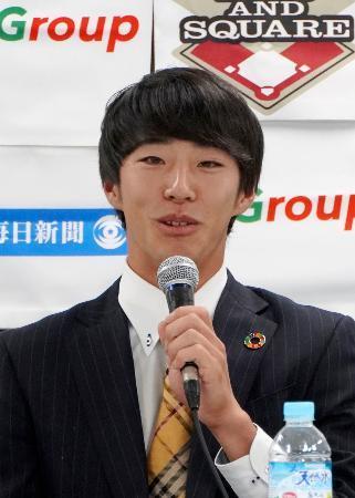 　記者会見するＥＮＥＯＳの度会隆輝外野手＝７日、京セラドーム大阪