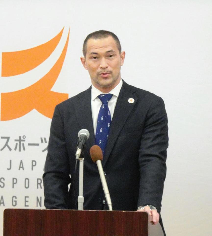 　記者会見したスポーツ庁の室伏広治長官