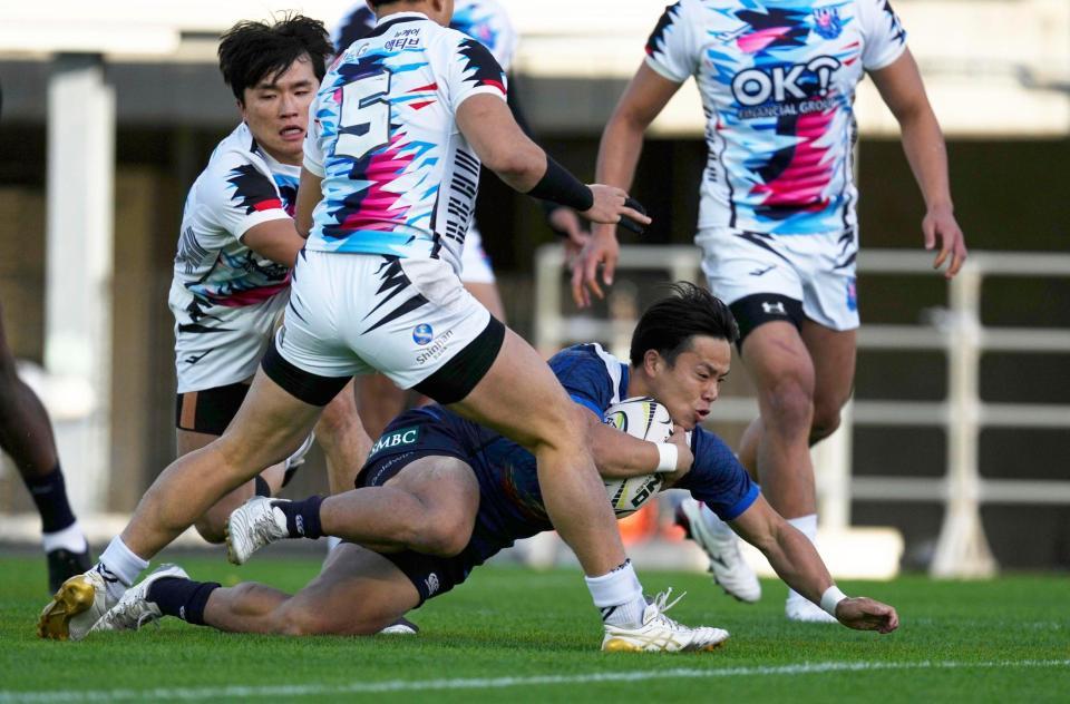 　韓国戦の前半、トライを決める石田吉平