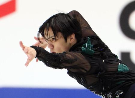 　男子フリーで演技する宇野昌磨