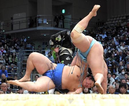 十両大の里は優勝決定戦で敗れるも来場所の新入幕は確実「さらに飛躍できるように」