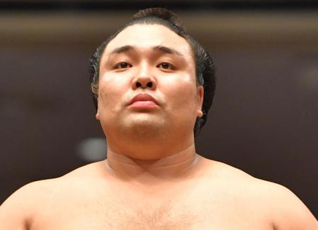 大関霧島が４場所ぶり２度目の優勝　自身の取り組み前に熱海富士敗れ決定　大関昇進後は初