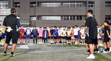 　「ＵＮＩＴＥＤ　ＦＵＫＵＯＫＡ」が行った、サッカーＵ-１５のクラブチームの選考会＝９月、福岡市