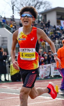 　日本勢トップの４位でゴールした細谷恭平。ＭＧＣ「ファイナルチャレンジ」の対象レースとして設定された記録を突破できなかった＝平和台陸上競技場