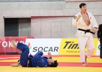 　モンゴルの選手に敗れた飯田健太郎（撮影・吉澤敬太）