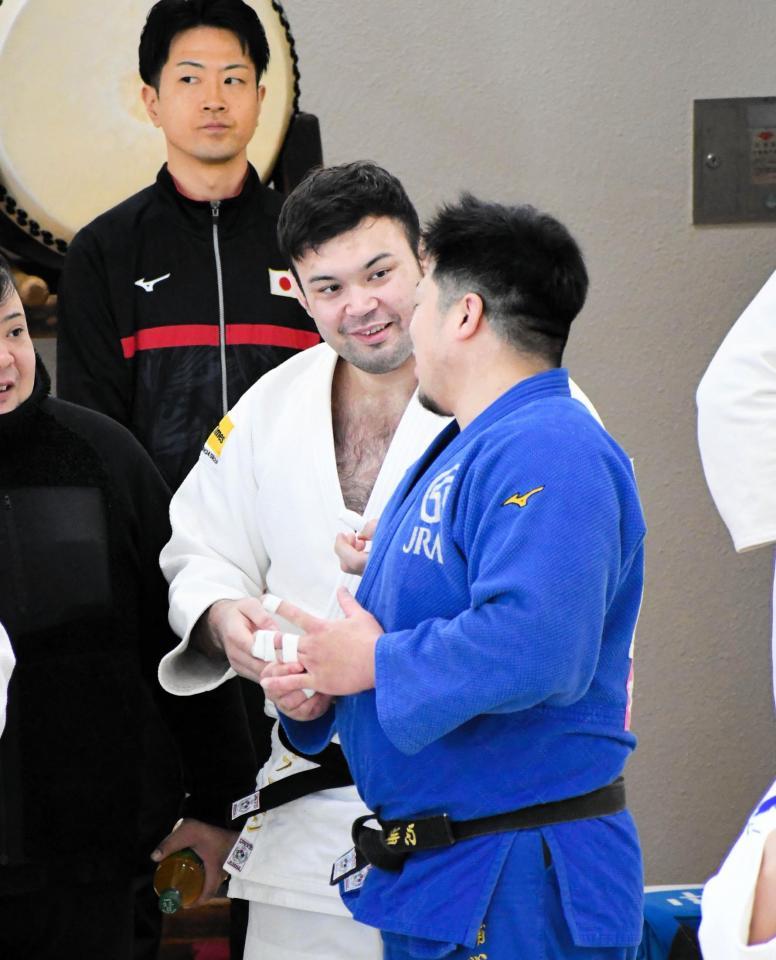 　講道館での国際合宿に参加したウルフ・アロン（右から２人目）