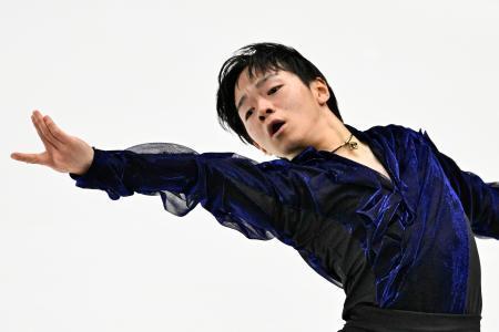 　男子フリー　演技する鍵山優真＝北京（共同）