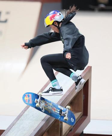 スケートボード　１３歳小野寺吟雲が史上最年少Ｖ王手　日本勢最上位２位で決勝へ　堀米雄斗は８位通過