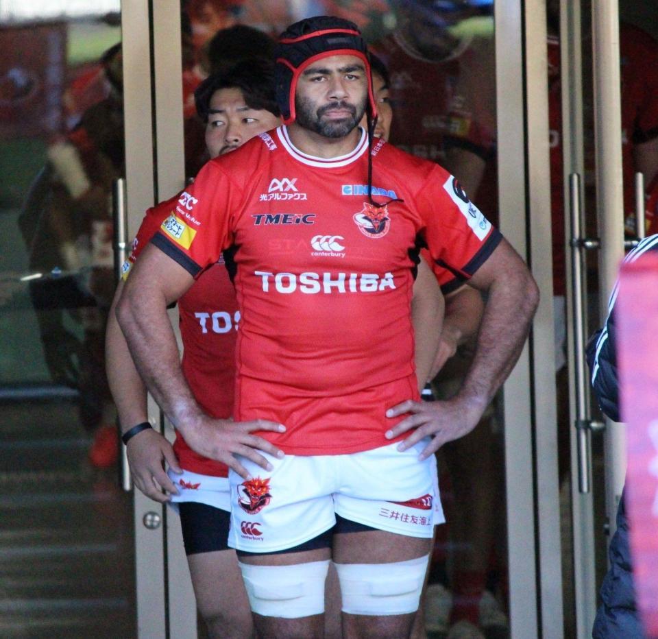 　グラウンドに入場するＢＬ東京のリーチ・マイケル