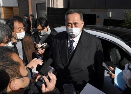 　錣山親方との思い出を語る芝田山親方（撮影・出月俊成）