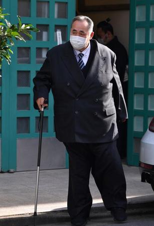 　弔問に訪れた芝田山親方（撮影・出月俊成）