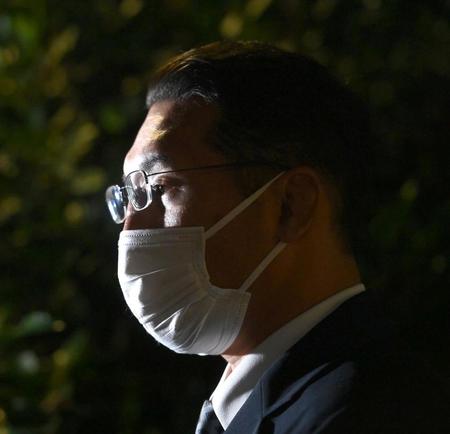 　取材に応じる立田川親方（撮影・堀内翔）