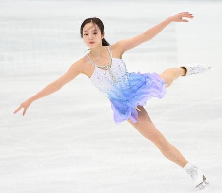 　入念に練習をする本田真凜（撮影・佐々木彰尚）