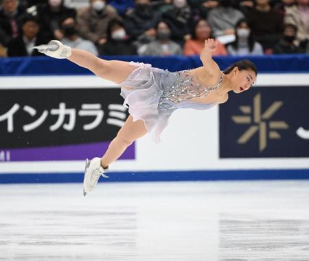 　華麗な演技を披露する坂本花織（撮影・佐々木彰尚）