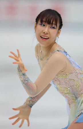 　女子フリーで演技する三原舞依