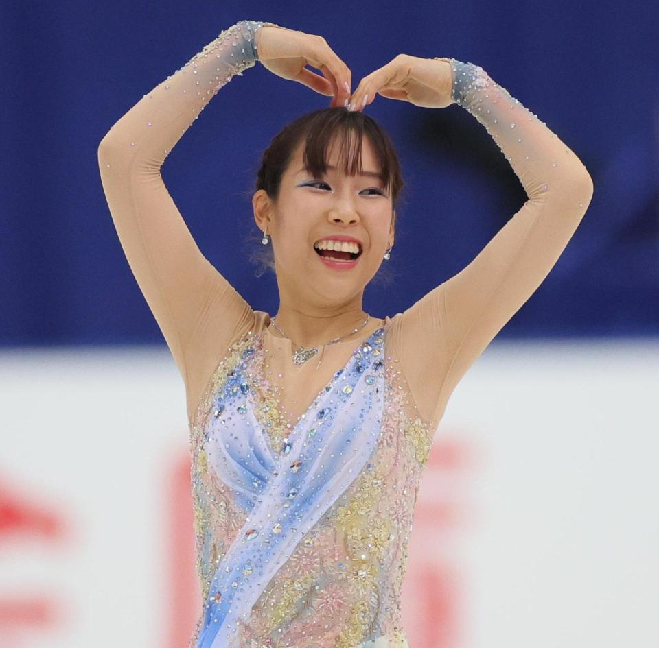 　女子フリーの演技を終え笑顔を見せる三原舞依