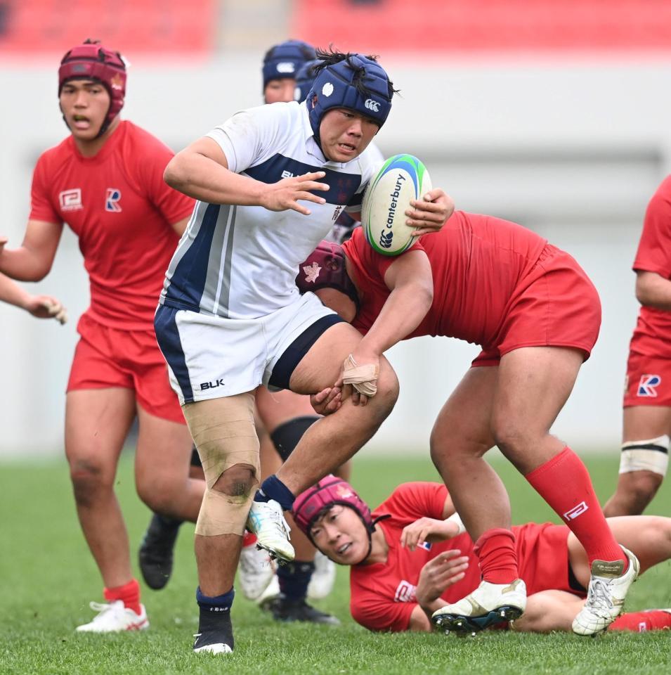 　後半、相手ディフェンスをかわして攻め込む大阪桐蔭・上野凌大（撮影・田中太一）