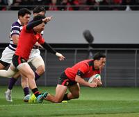 　前半、帝京大・高本とむが先制トライを決める（撮影・佐々木彰尚）