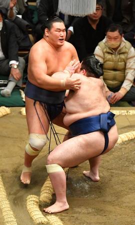 大関豊昇龍に土　関脇琴ノ若と前頭七枚目朝乃若は５連勝　横綱照ノ富士と大関霧島は１敗を守る