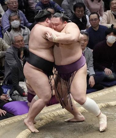 照ノ富士２敗目、霧島１敗堅持　琴ノ若が６勝目、朝乃山は全勝