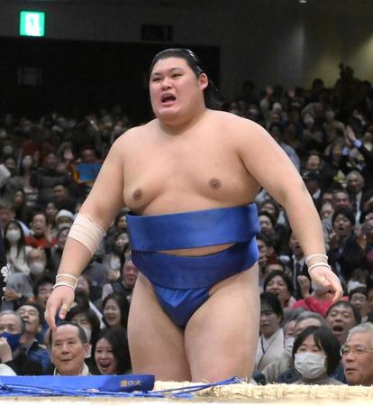 大の里　豊昇龍に敗れ「うまいっすね」　１２日目は横綱照ノ富士戦「胸を出してもらうつもりで」