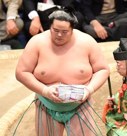 琴ノ若が霧島撃破で２敗死守　照ノ富士も２敗のまま千秋楽へ　霧島は綱とり厳しく