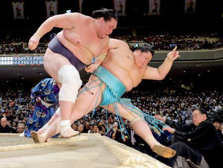 照ノ富士９度目Ｖ、決定戦制す　初場所、琴ノ若は大関昇進へ