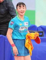 　決勝進出を決め笑顔を見せる張本美和（撮影・吉澤敬太）