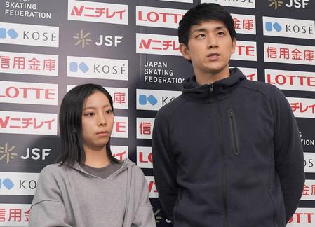 【写真】“りくりゅう”三浦璃来の私服姿♡黒のカットソーのデコルテラインが超キレイ