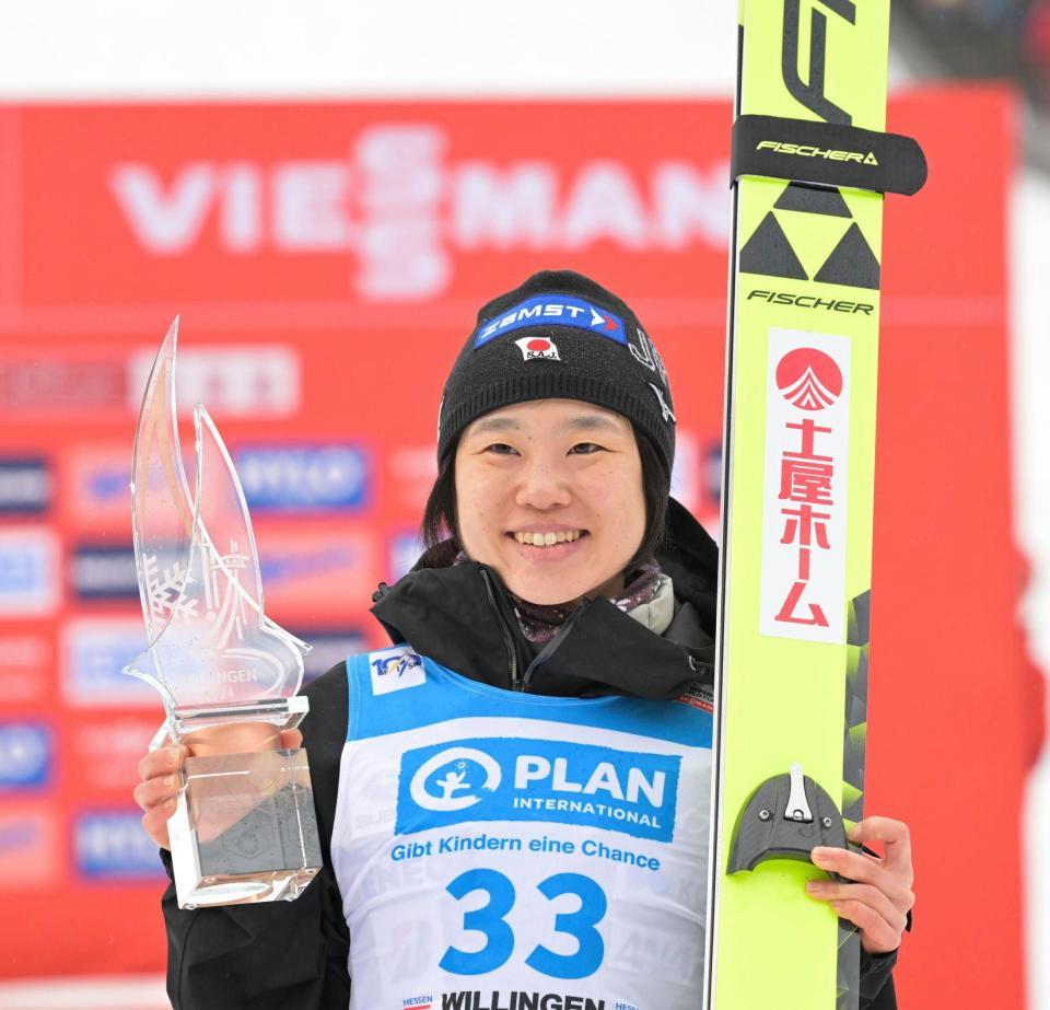 　３位に入り笑顔の伊藤有希