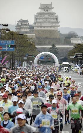 ５キロ走、運営ミスで無効に　兵庫・姫路城マラソン