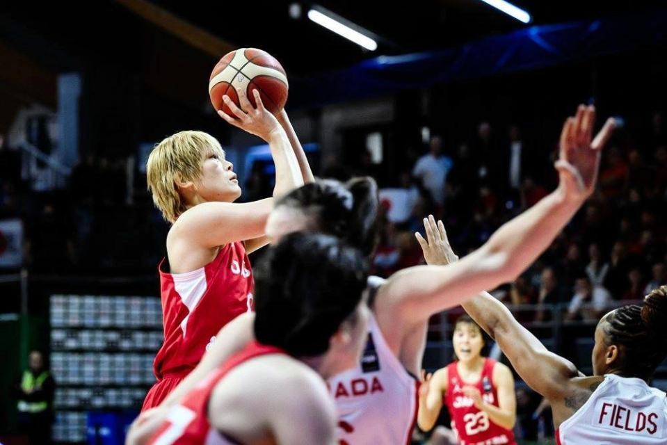 　シュートを放つ高田真希©ＦＩＢＡ