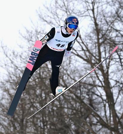 　２位に入った小林陵侑の１回目の飛躍＝大倉山