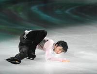 　「春よ、来い」を披露する羽生結弦さん（撮影・堀内翔）