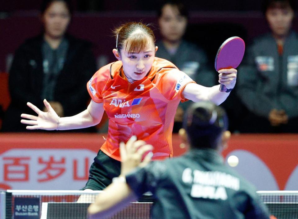 　女子１次リーグ　ブラジル戦でプレーする早田ひな＝釜山（共同）