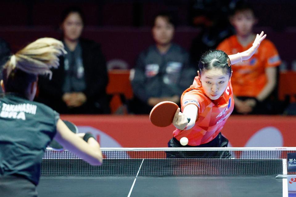 　女子１次リーグ　ブラジル戦でプレーする張本美和＝釜山（共同）