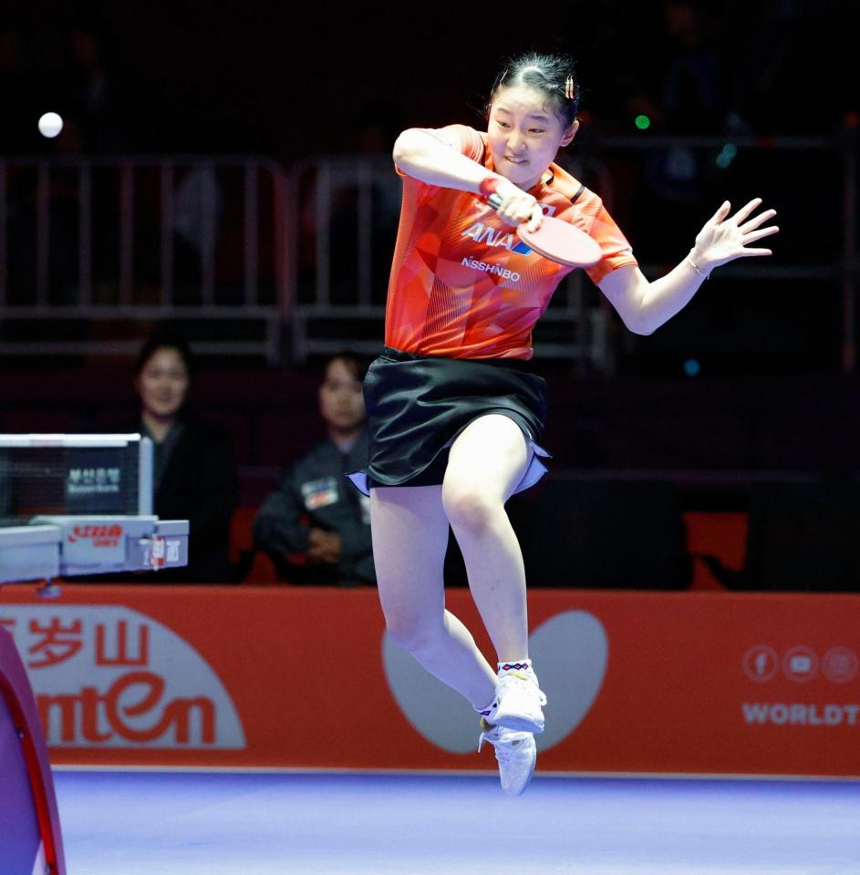 　女子１次リーグ　ブラジル戦でプレーする張本美和＝釜山（共同）