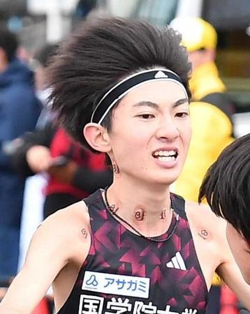 【写真】計測チップきちんと装着！初マラソンで優勝した平林清澄のシューズ