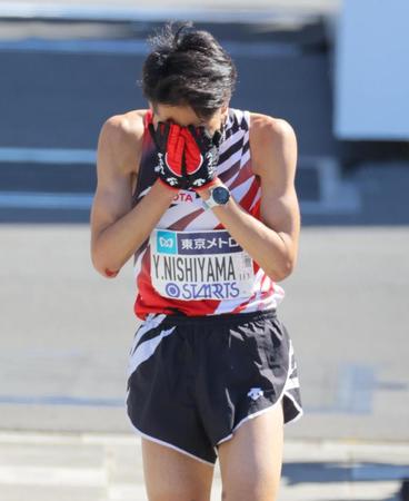 【写真】パリ五輪に４１秒届かなかった西山雄介　転倒の影響は否定　涙は止まらず、右肘に血滲む
