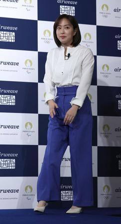 　発表会に登場する石川佳純さん（撮影・西岡正）