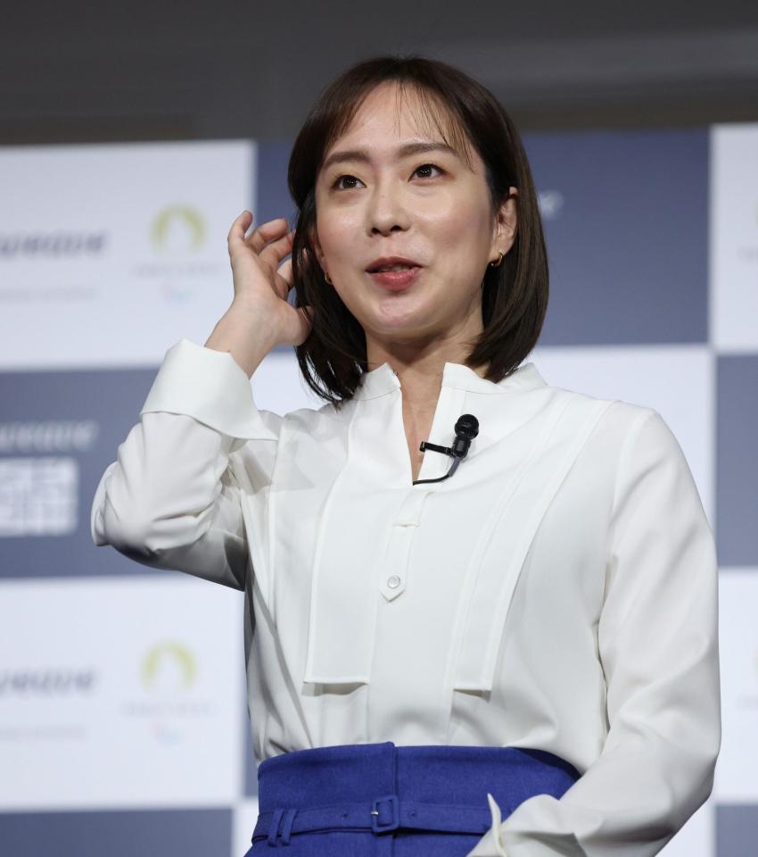 　発表会で話す石川佳純さん（撮影・西岡正）