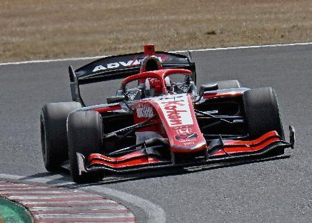 　全日本スーパーフォーミュラ選手権で、フリー走行する野田樹潤＝三重県鈴鹿サーキット（（Ｃ）ＪＲＰ）