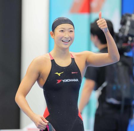 　準決勝を終え笑顔を見せる池江璃花子（撮影・吉澤敬太）