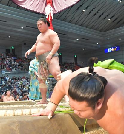 十両復帰の若隆景が勝ち越し　１敗守ってトップタイに「先に先に、前に前に攻められるようにしたい」