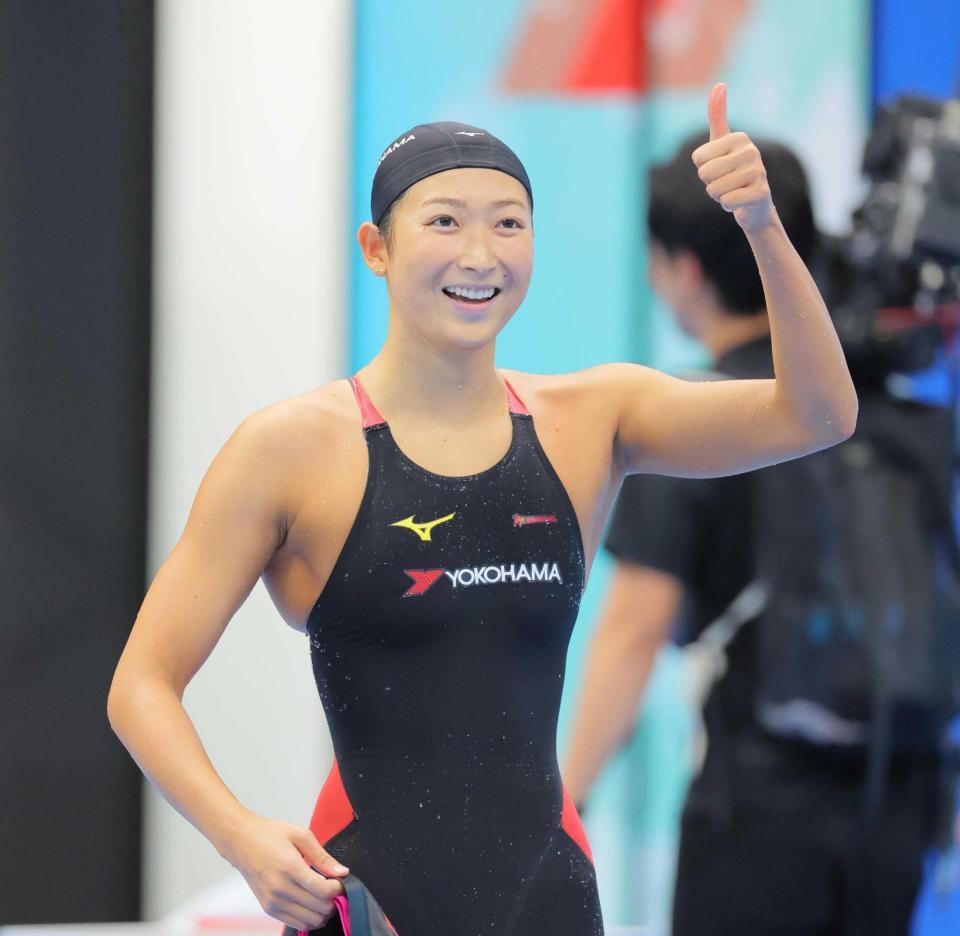 　準決勝を終え笑顔を見せる池江璃花子（撮影・吉澤敬太）